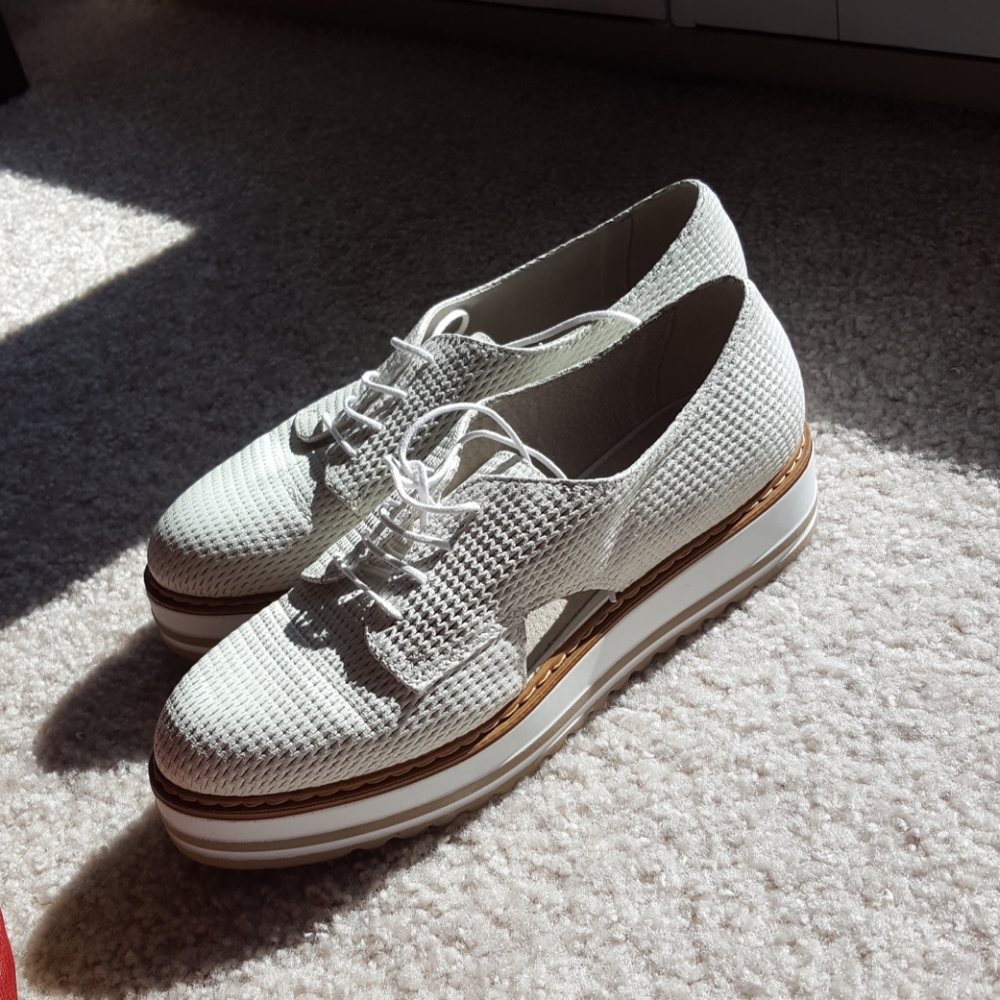 Summit by White Mountain platform sneaker
